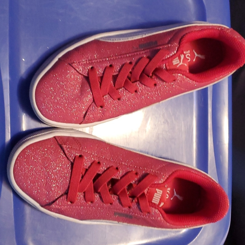 Girls puma sneakers size 2 pink